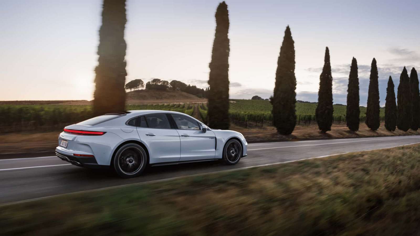 Η νέα Porsche Panamera Turbo S E-Hybrid ήρθε με 782 άλογα